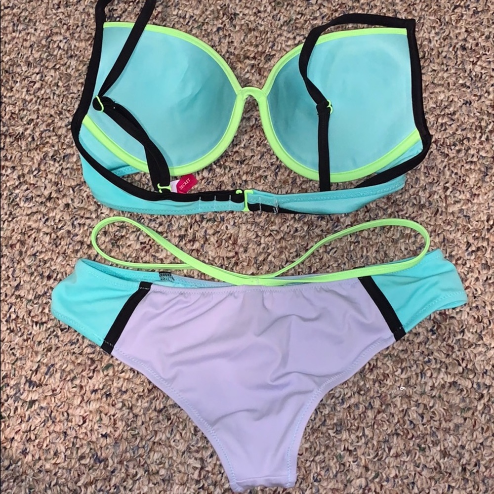 Bathing suit - Picture 2 of 2